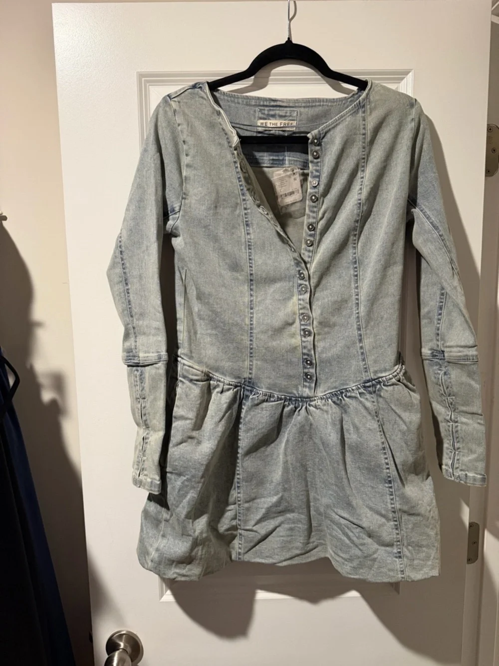 We The Free Light Wash Denim Button-Front  Dress - Light Blue 🔥 Size L - Picture 5 of 7